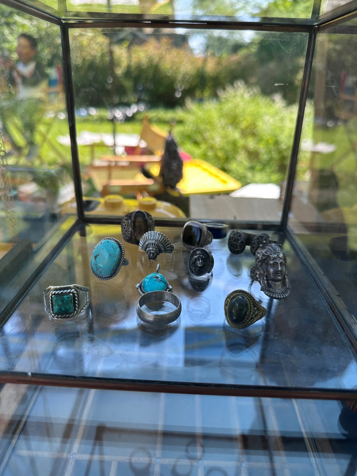 Vintage and Designer Finds in East Hampton – photo 4